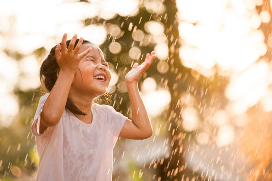 Cool and Comfy: Smart Ways to Stay Cool in the Heat For Parents & Kids